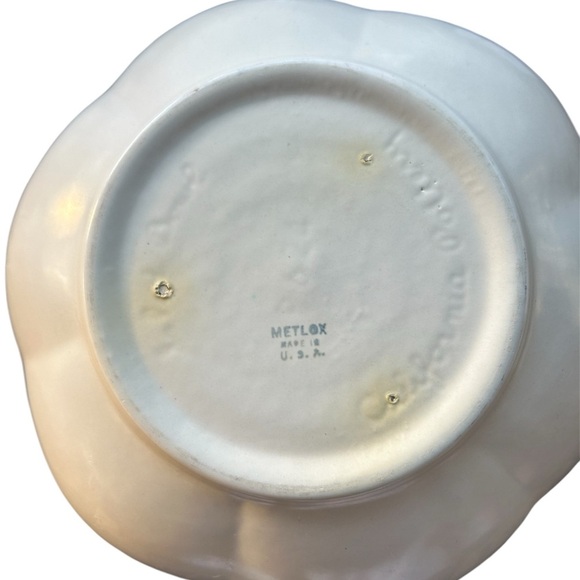 Metlox Rare California Pottery Off White Vintage Ceramic Scalloped Serving Bowl - Picture 3 of 3